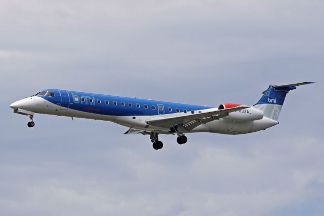 Embraer ERJ-145 (G-RJXA)