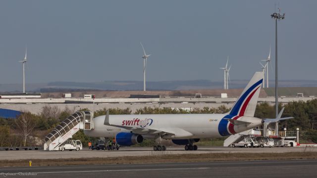 Boeing 757-200 (EC-NIV)