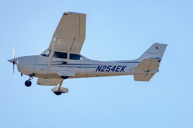 Cessna Skyhawk (N254EK) - Cessna 172S at Livermore Municipal Airport, Livermore CA. September 2020