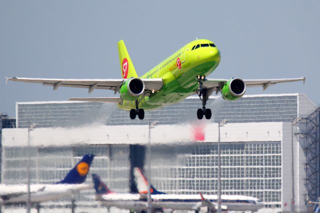 Airbus A319 (VP-BTX)