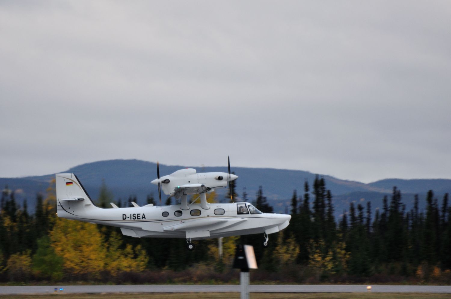 CLAUDIUS DORNIER Seastar (D-ISEA) - OFF RWY 08