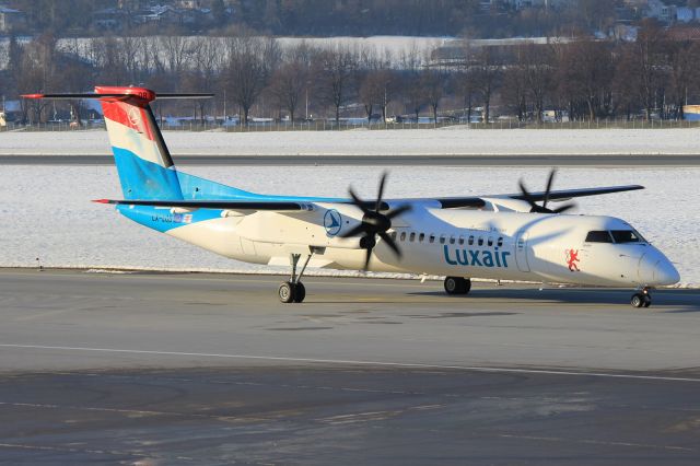 de Havilland Dash 8-400 (LX-LQB)