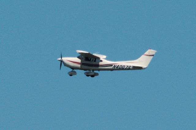 Cessna Skylane (N4007S) - Taken at W75