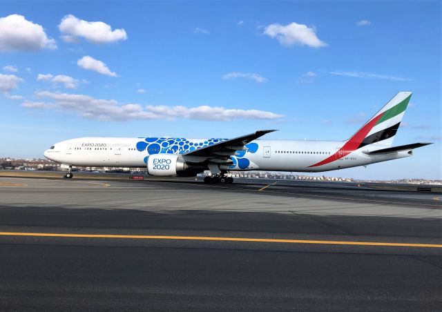 BOEING 777-300ER (A6-ECC) - EXPO 2020 special