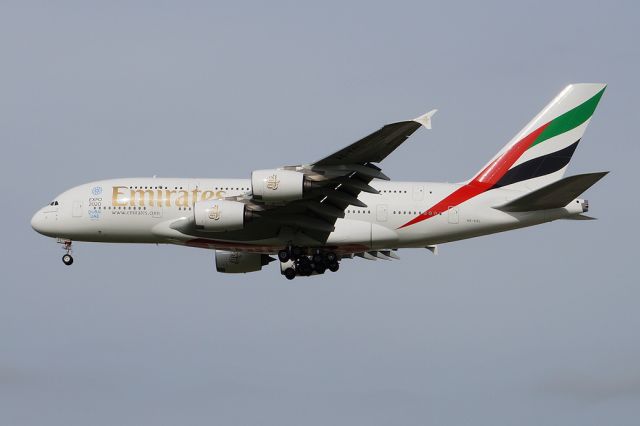 Airbus A380-800 —