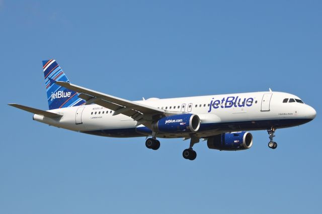 Airbus A320 (N585JB)