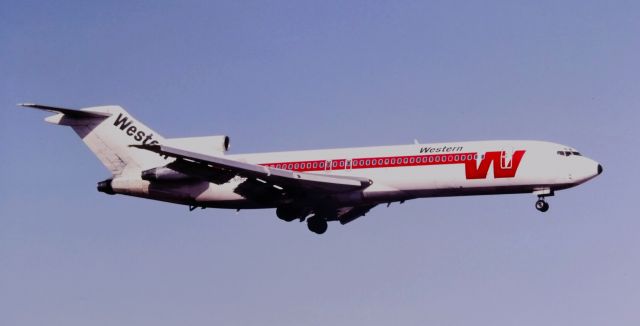 BOEING 727-200 (N2822W) - 12-12-1982