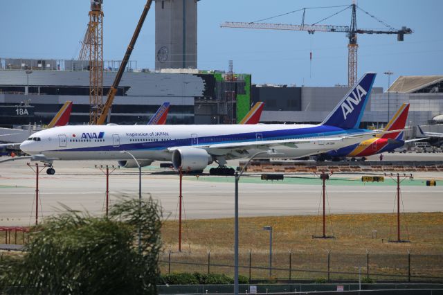 BOEING 777-300ER (JA736A)