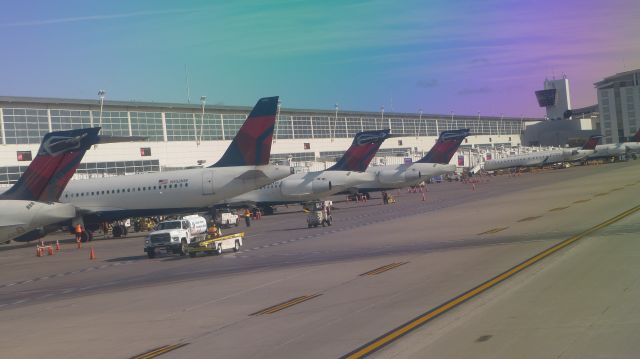 Boeing 717-200 (N959AT) - If you are looking for Delta tailshots, come to Detroit!