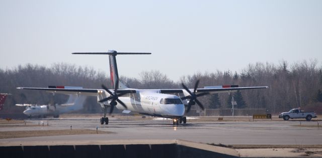 de Havilland Dash 8-100 (C-GGFJ) - First photo in the new livery