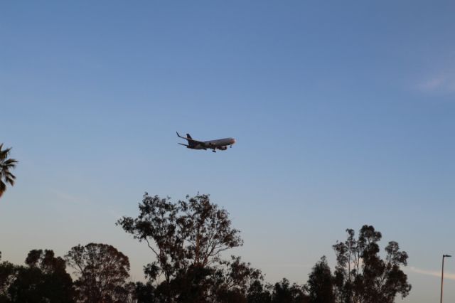 — — - FINAL APPROACH 27 KSAN