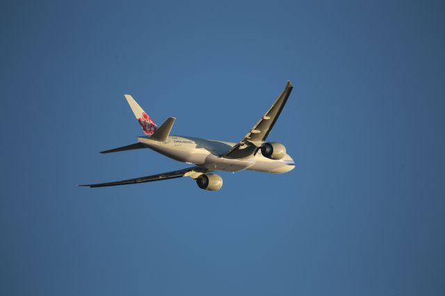 BOEING 777-200LR (B-18778)