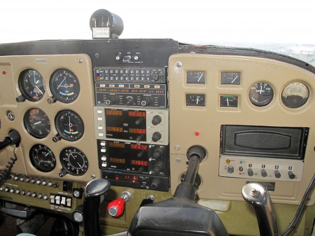 Cessna Skyhawk (N1727V) - Aircraft now completely refurbished inside and outside.