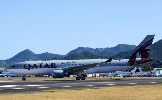 Airbus A330-200 (A7-HJJ)