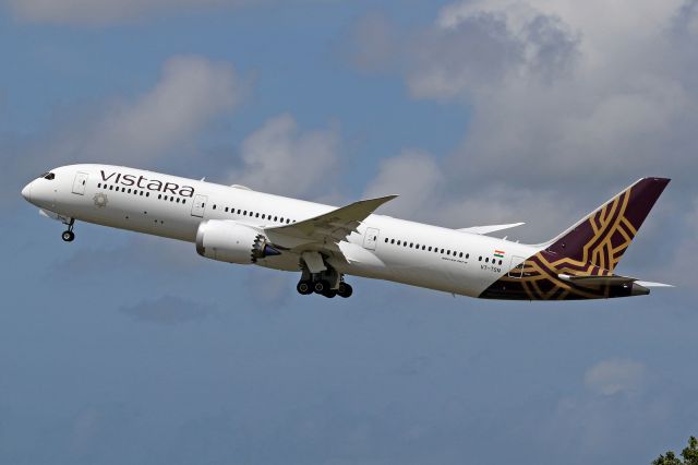 Boeing 787-9 Dreamliner (VT-TSN)