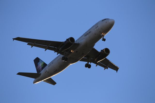 Airbus A320 (N517VL)