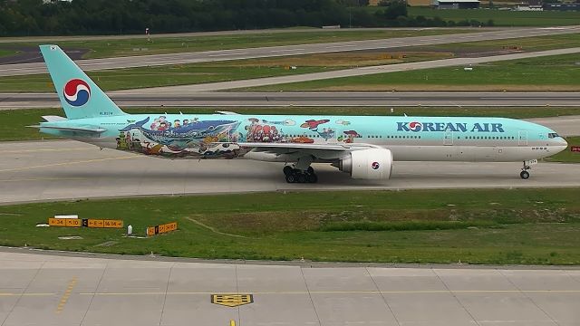 Boeing 777-200 (HL8274) - painted in "10th Future Artists Drawing Contest" special colours Oct 2018.