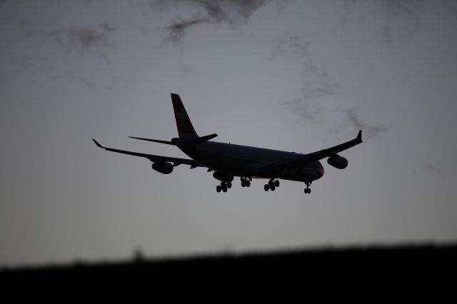 Airbus A340-300 (HB-JMJ)