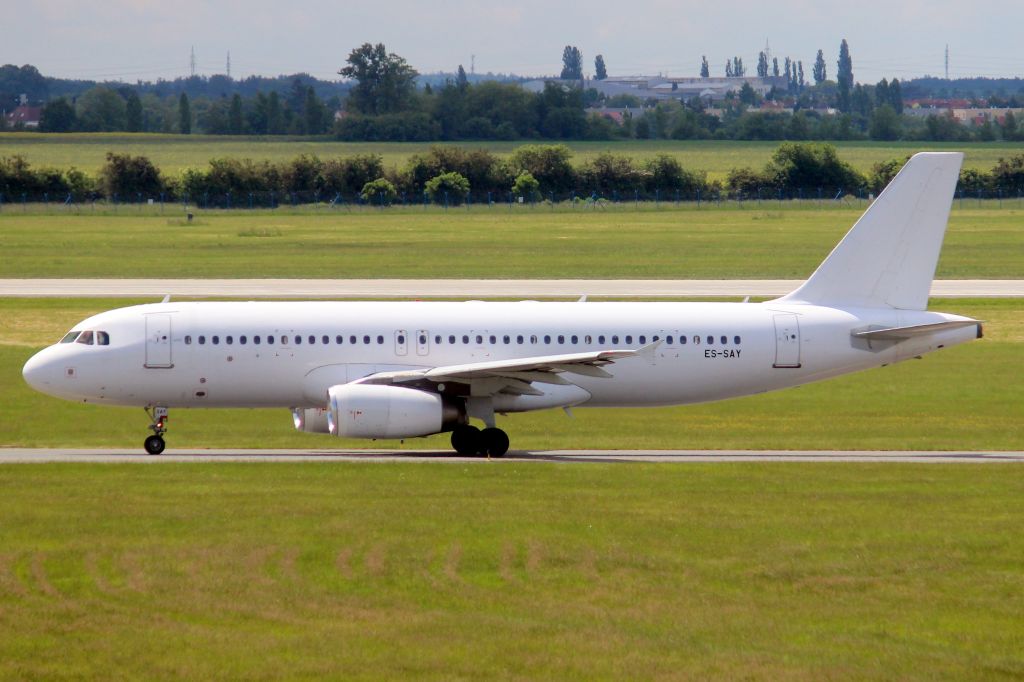 Airbus A320 (ES-SAY) - Taxiing to depart rwy 30 on 26-May-25 operating Smartwings flight TVS1082 to LDSP.