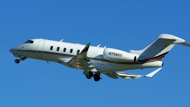 Canadair Challenger 350 (N758QS) - 4 departure.