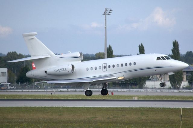 Dassault Falcon 900 (G-ENXA)