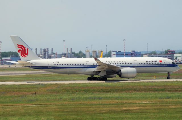 Airbus A350-900 (B-1086)