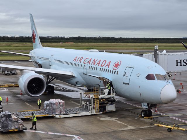 Boeing 787-9 Dreamliner (C-FNOH) - About to fly BNE-YVR.