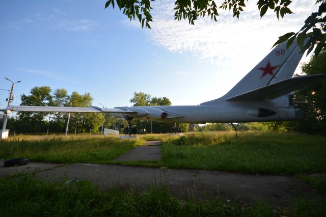 Tupolev Tu-16 —