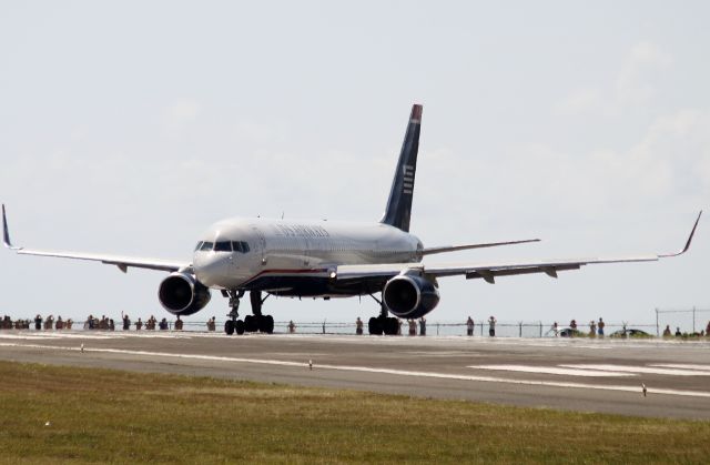 Boeing 757-200 (N939UW)