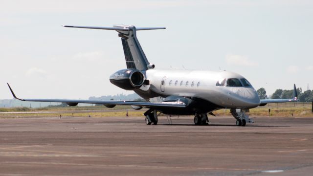 Embraer Legacy 550 (PR-ROI)