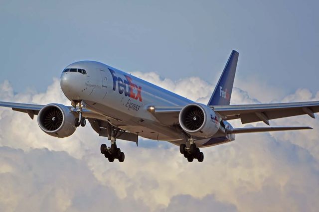 BOEING 777-200LR (N868FD) - Fedex Express Boeing 777-FS2 N868FD at Phoenix Sky Harbor on August 24, 2018.