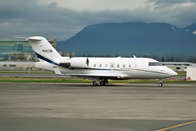 Canadair Challenger (N207JB)
