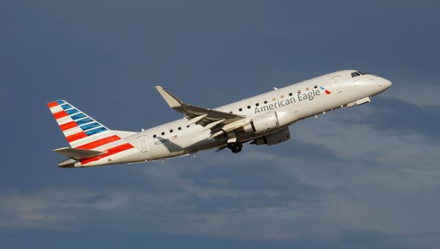 Embraer 170/175 (N231AN)