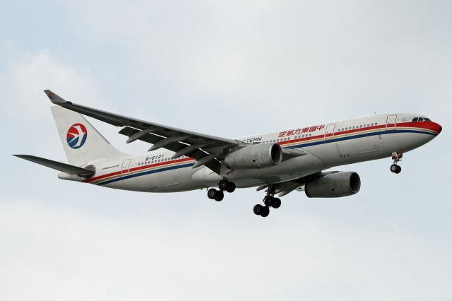 Airbus A330-200 (B-6121)