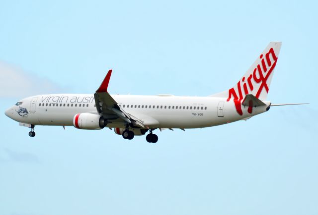 Boeing 737-800 (VH-YQO)
