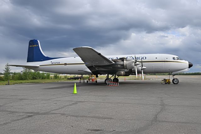 Douglas DC-6 (N747CE)