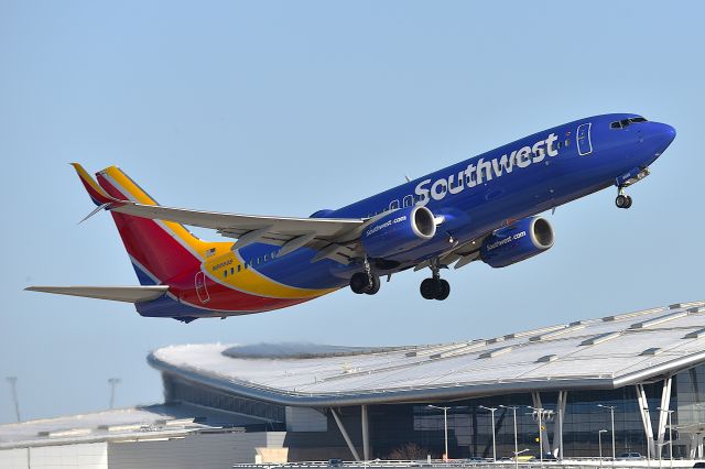 Boeing 737-800 (N8669B) - 23R 02-28-25