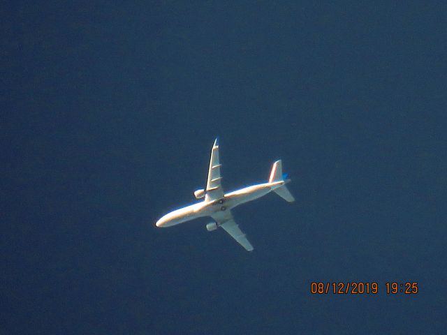 Embraer 175 (N150SY)