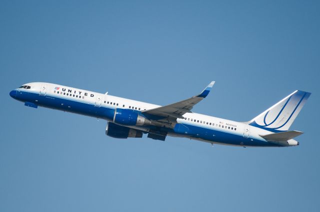 Boeing 757-200 (N505UA) - N505UA  B757-222  UAL  KLAX