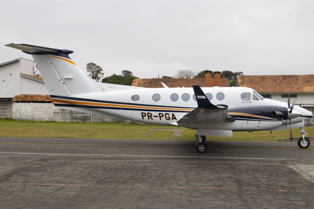 Beechcraft Super King Air 200 (PR-PGA)