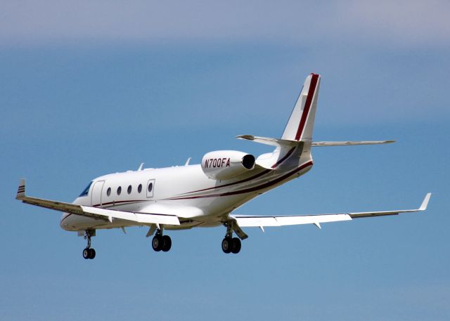 IAI Gulfstream G150 (N700FA) - Landing at Shreveport Regional.