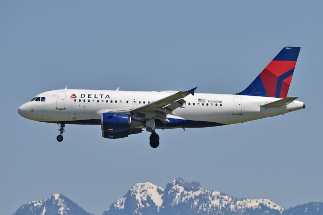 Airbus A319 (N340NB)