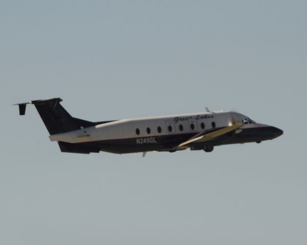 Beechcraft 1900 (N245GL)