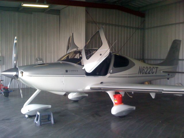 Cirrus SR-22 (N622CT) - Getting ready to go!