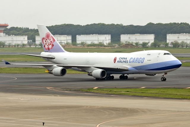 Boeing 747-400 (B-18717)