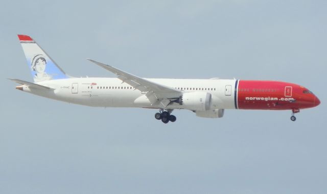 Boeing 787-9 Dreamliner (G-CKWE)
