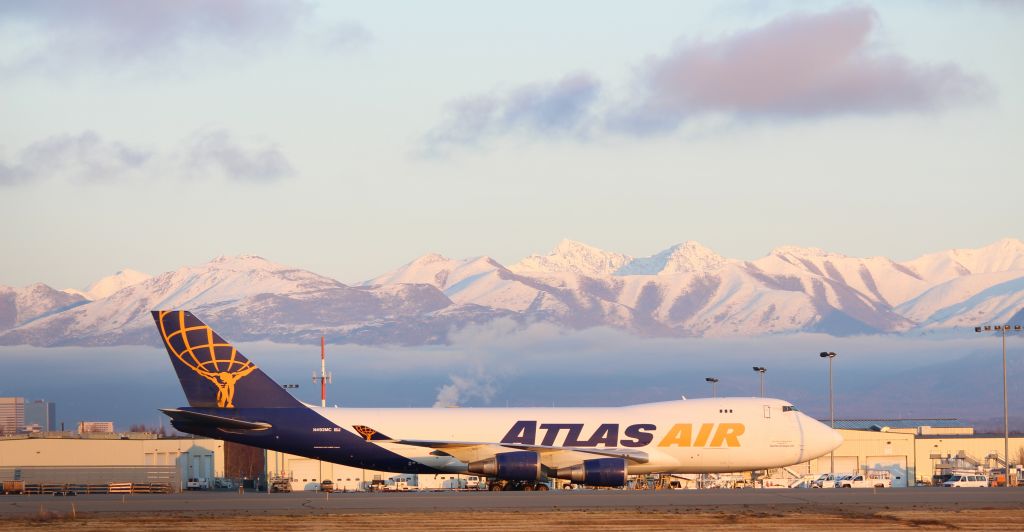 Boeing 747-400 (N492MC)