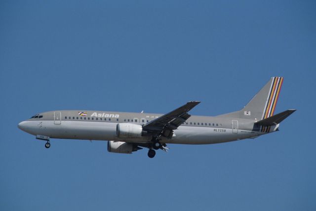 BOEING 737-400 (HL7258) - Final Approach to Narita Intl Airport Rwy34 on 1990/02/21