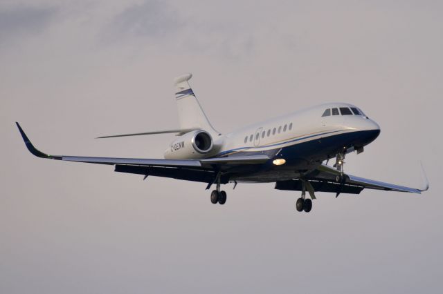 Dassault Falcon 2000 (C-GENW)