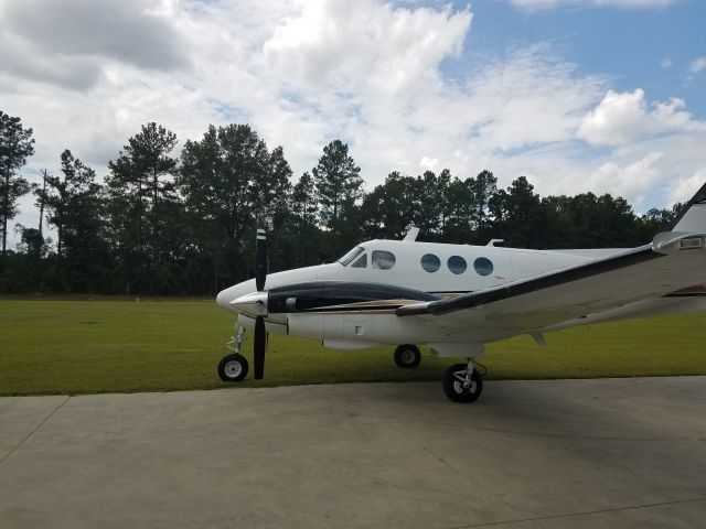 Beechcraft King Air 90 (N103BL)